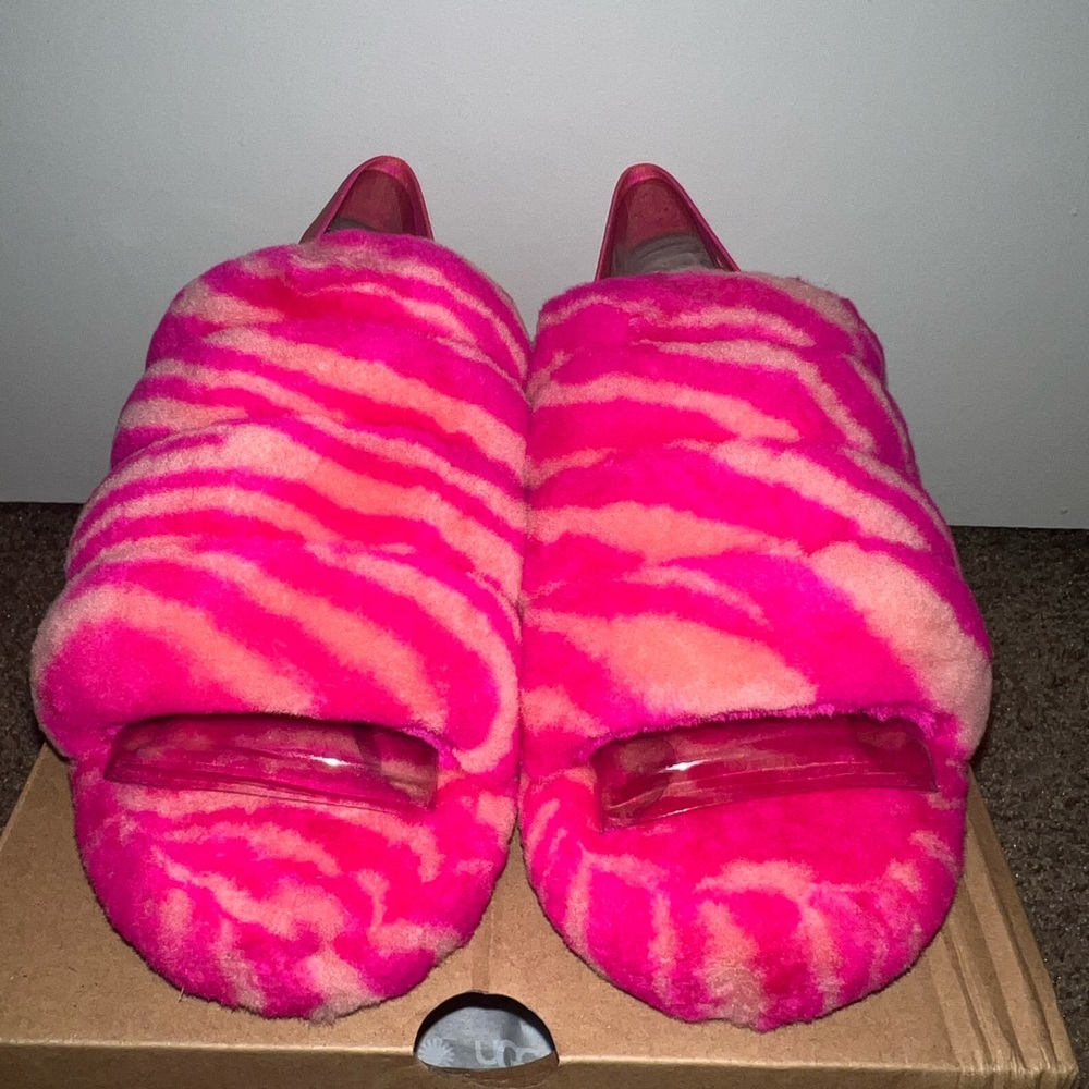 Print Ugg sandals